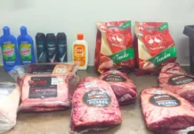 Homem é preso com tender, picanha e chorizo na saída de mercado