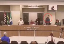 Vereador se recusa a ler projeto de lei LGBTQIA+ e abandona plenário