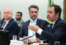 CCJ da Câmara nega recurso contra cassação do mandato de Glauber Braga