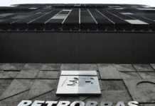 Petrobras reduz preço da gasolina em 5,2% a partir desta terça